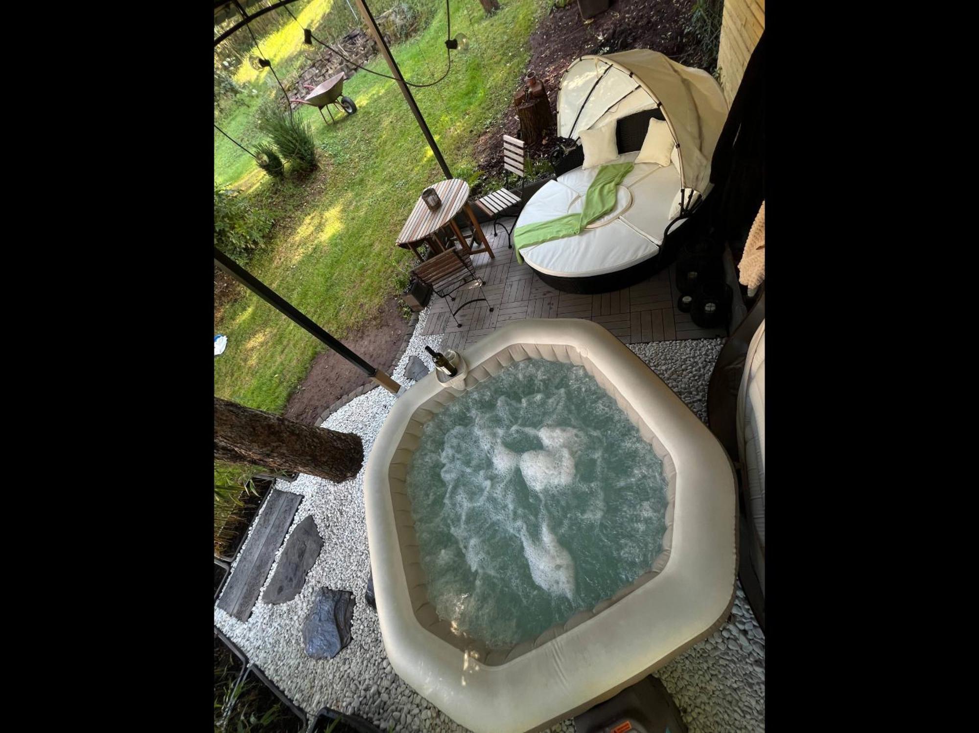 Gemuetliche Rustikale Wohnung Mit Kamin Und Optionalem Whirlpool バート・ゾーベルンハイム エクステリア 写真
